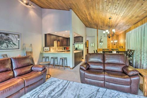 Captivating Juneau Escape Deck, Water Views!