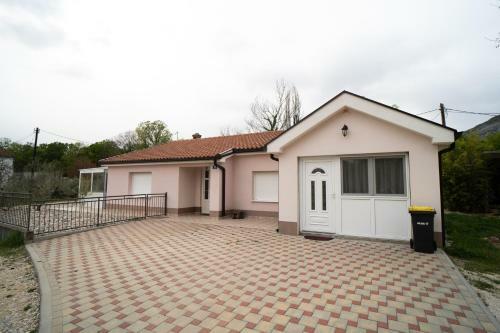 Villa Emilija-ko?u?a