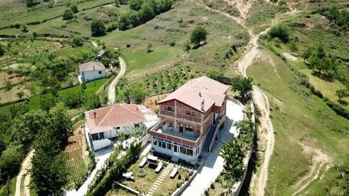 Bed & Breakfast Topalli Vila