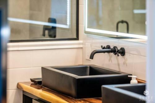 Villa Luxury Living At The Eagles Perch Palmer Ak