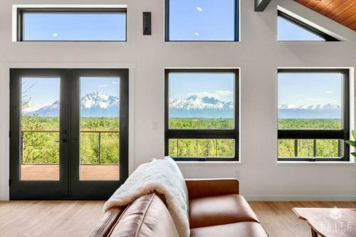 Villa Luxury Living At The Eagles Perch Palmer Ak