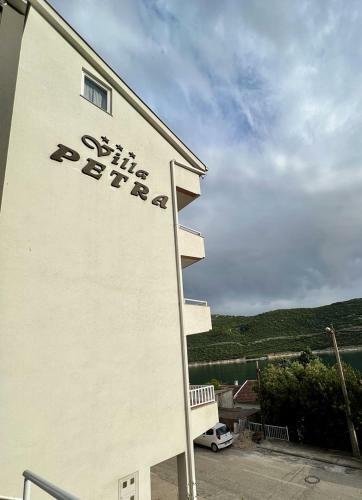 Hostal Villa Petra