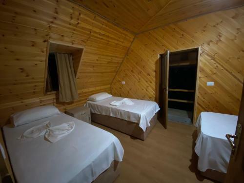Hostal Bujtina Vellezerit Grrela
