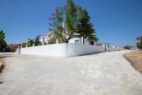 Savv Holiday Villa