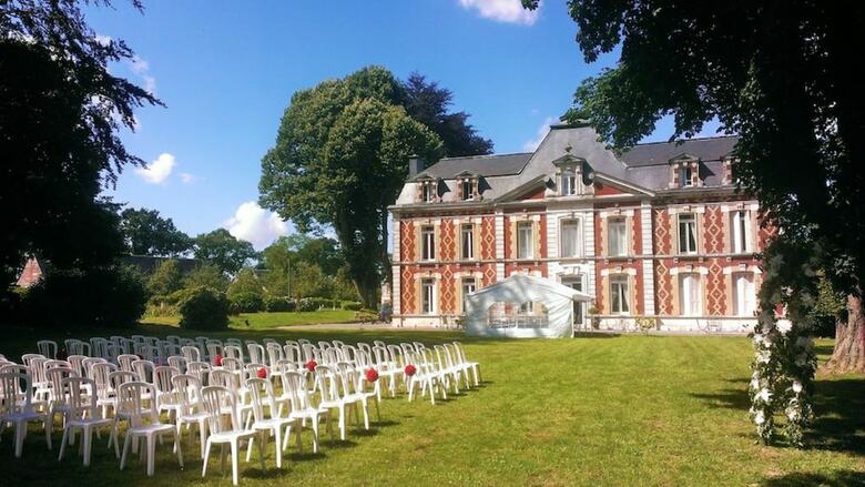 Hostal Chateau Des Saveurs