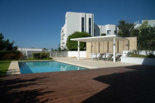 Luxury Villa Next To Parklane Hotel.