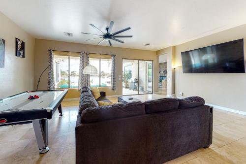 Chandler Charmer - Main House