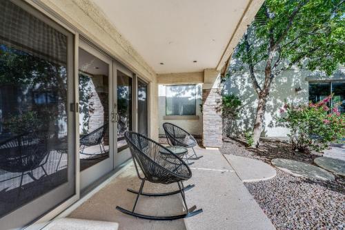 Chandler Charmer - Main House