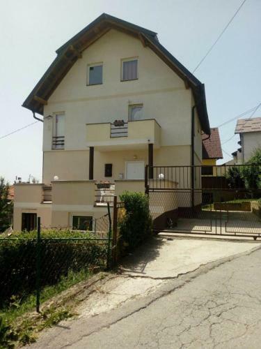 Villa Lovely House