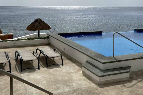 Socoa Apartment With Amazing Jungle View & Ocean Access