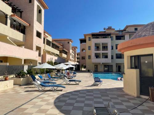 Apartamento Pool Side 2 Bedroom Queens Gardens Complex