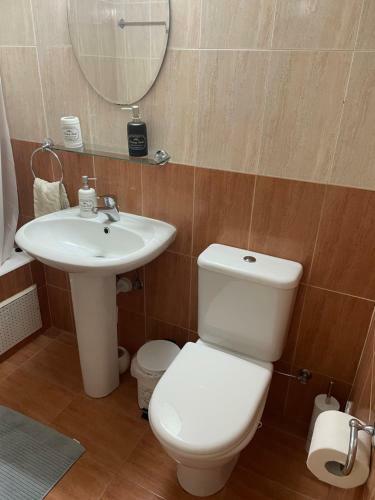 Apartamento Pool Side 2 Bedroom Queens Gardens Complex