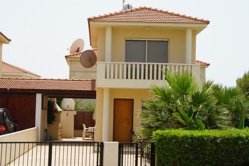 Private Villa In Sunset Gardens