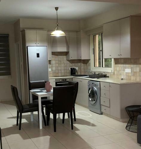 Private Villa In Sunset Gardens