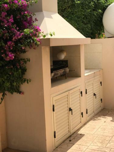 Private Villa In Sunset Gardens