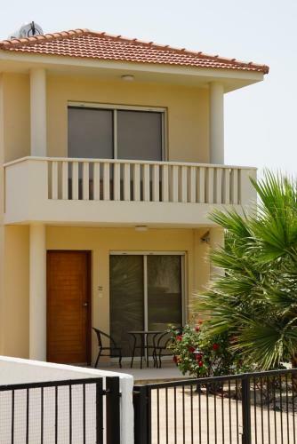 Private Villa In Sunset Gardens