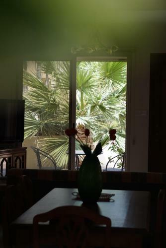Private Villa In Sunset Gardens