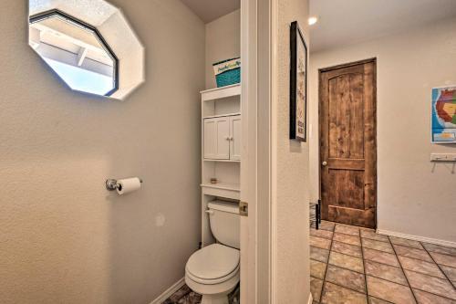 Flagstaff Getaway With Hot Tub And Wood Fire Pit!