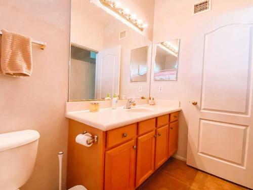 Villa Pet Friendly! Huge Pool House With Fun Backyard