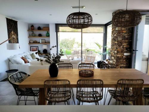 Spacious Family Beach Home With Shared Pool