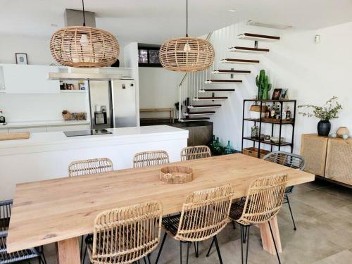 Spacious Family Beach Home With Shared Pool