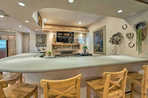 Huge Hualapai Cabin With Patio Above Kingman!