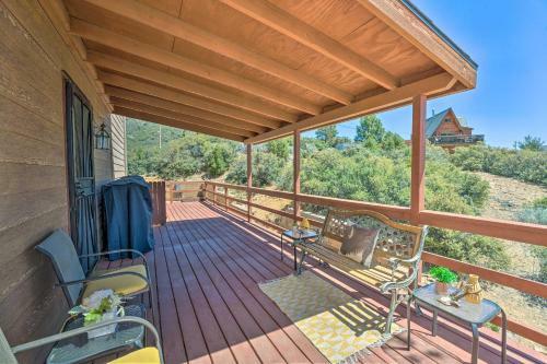 Huge Hualapai Cabin With Patio Above Kingman!