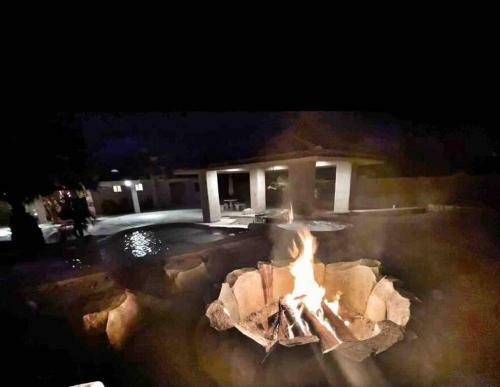Ultimate Backyard-pool/spa. Slide. Lakeview. Ball