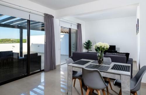 Sunnyside Apartment