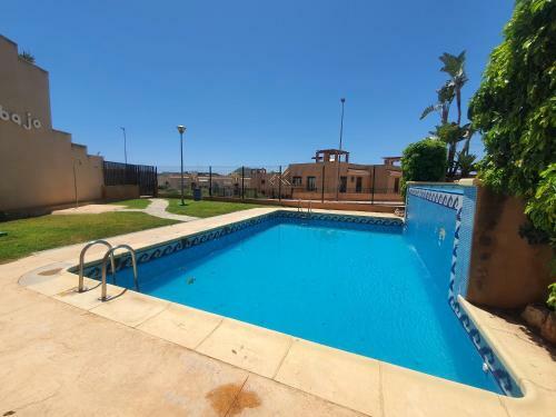 Apartamento Piscina Con Aire Acondicionado Y Parking