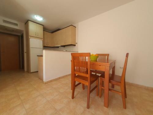 Apartamento Piscina Con Aire Acondicionado Y Parking