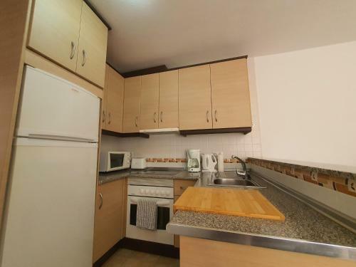 Apartamento Piscina Con Aire Acondicionado Y Parking