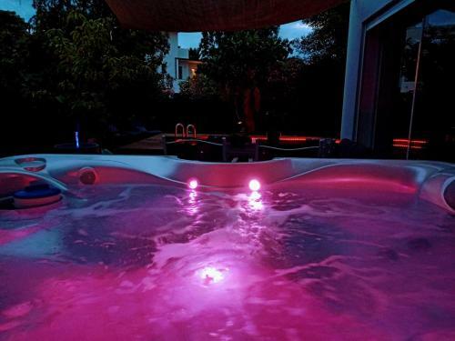 Villa Avec Jardin Et Piscine Proche Bord de Mer