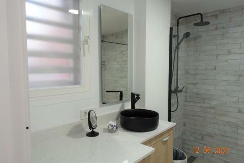Santa Barbara Apartment - 200 M To The Beach