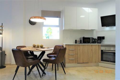 Santa Barbara Apartment - 200 M To The Beach