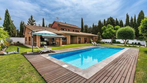 Villa de La Luz Albolote By Ruralidays