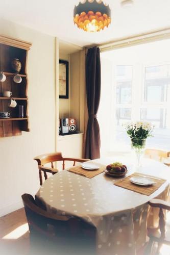 Bridge View Victorian Townhouse Central Aberystwyth Sleeps 6