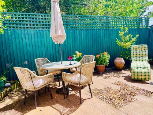 Tanglewood House Abergavenny With Private Parking
