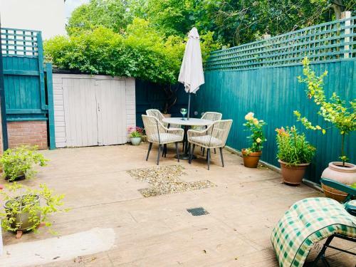 Tanglewood House Abergavenny With Private Parking