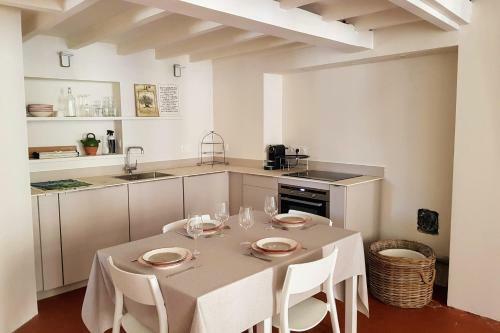 Apartamento Spacious Apt In Duplex Near The Granet Museum