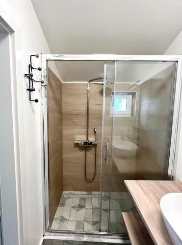 Novo Ure?eni Apartman Sa Velikom Terasom