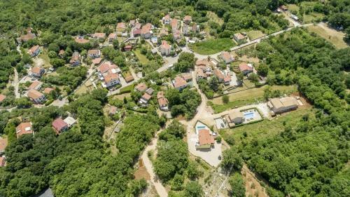Villa Tosh In Risika - Haus F�r 6-8 Personen