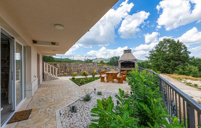 Nice Home In Vrlika With Wifi And 4 Bedrooms