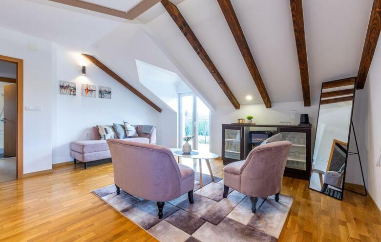 Nice Home In Vrlika With Wifi And 4 Bedrooms