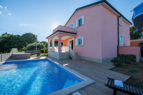 Apartment Mariuccia With Private Pool