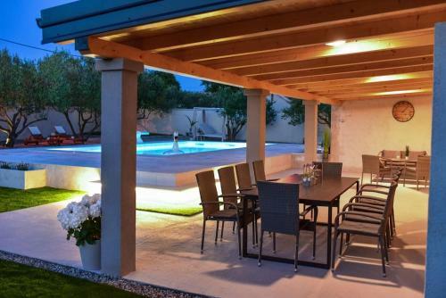 Ana, House With Pool