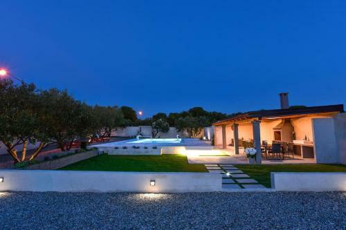 Ana, House With Pool