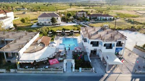 Marinos Apartments