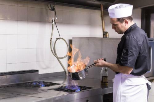 Hotel H�tel Saint Pierre