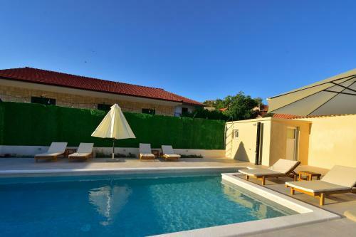 Charming And Authentic Stone Villa Stani?